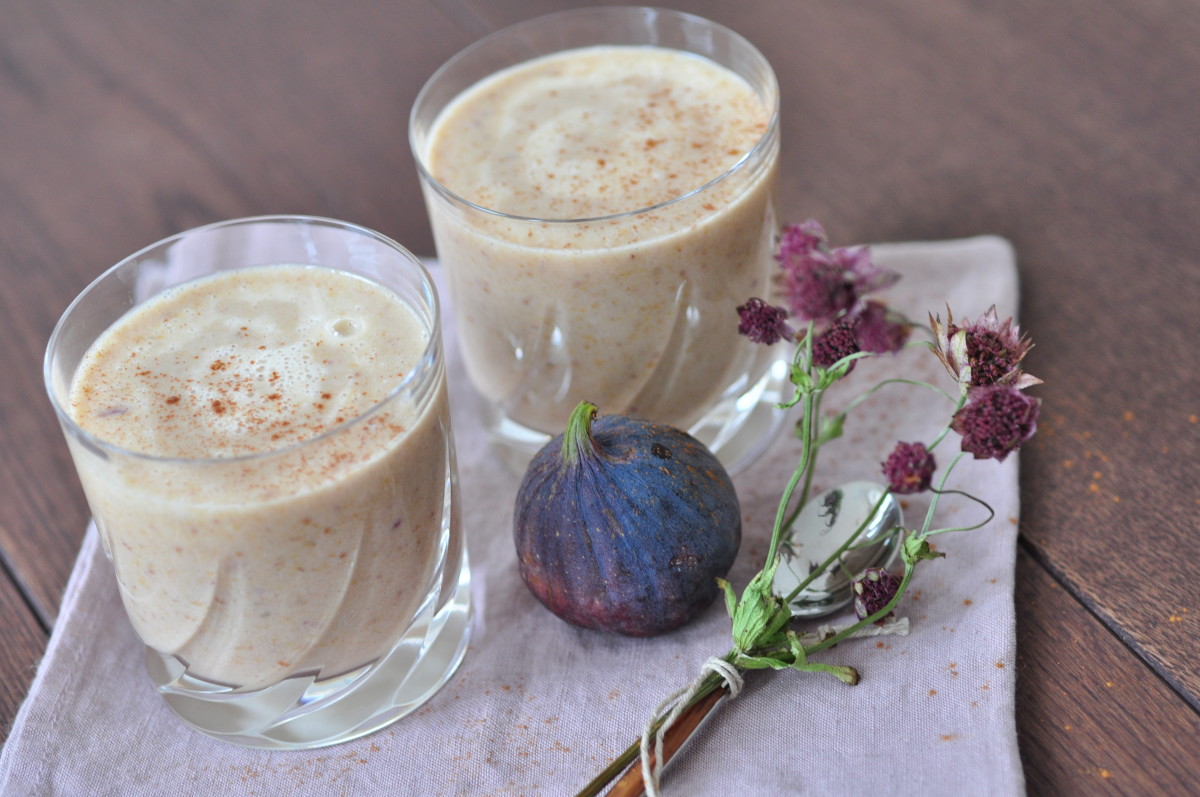 Raw smoothie with fig
