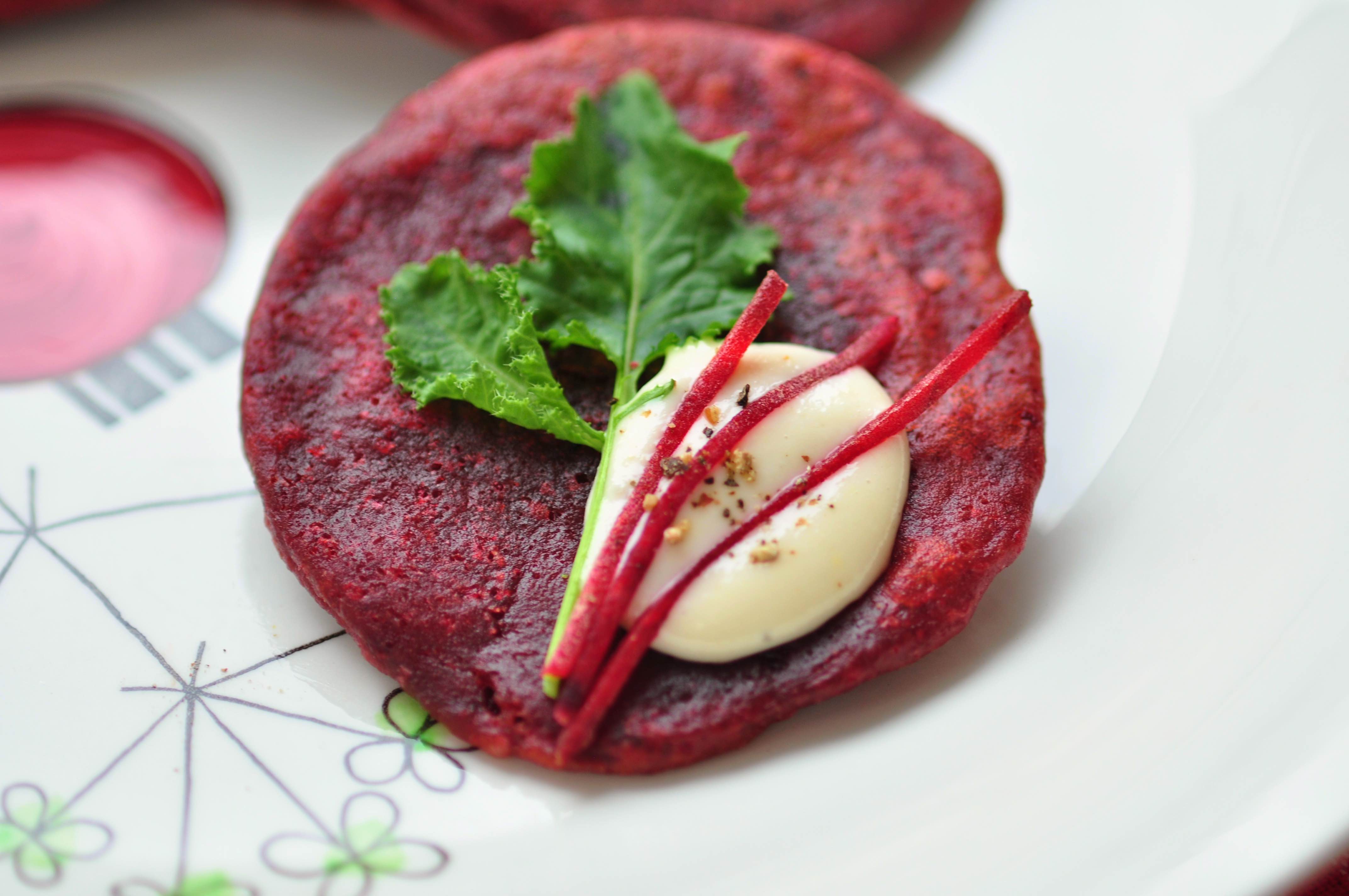 Mini_pancakes_with_beetroot_and_sauce_with_horseradish_1