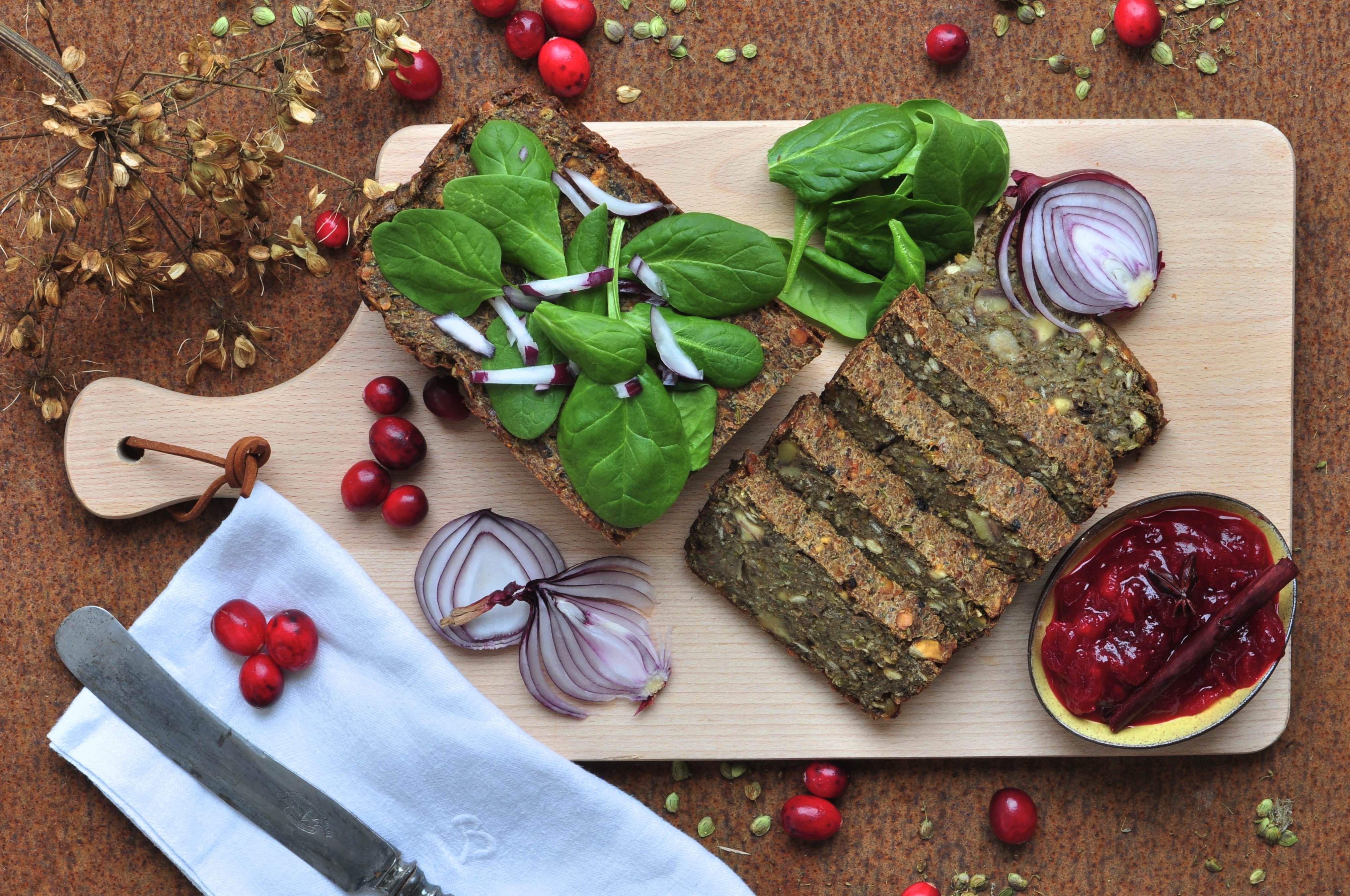 Green_pate_with_cranberry_sauce